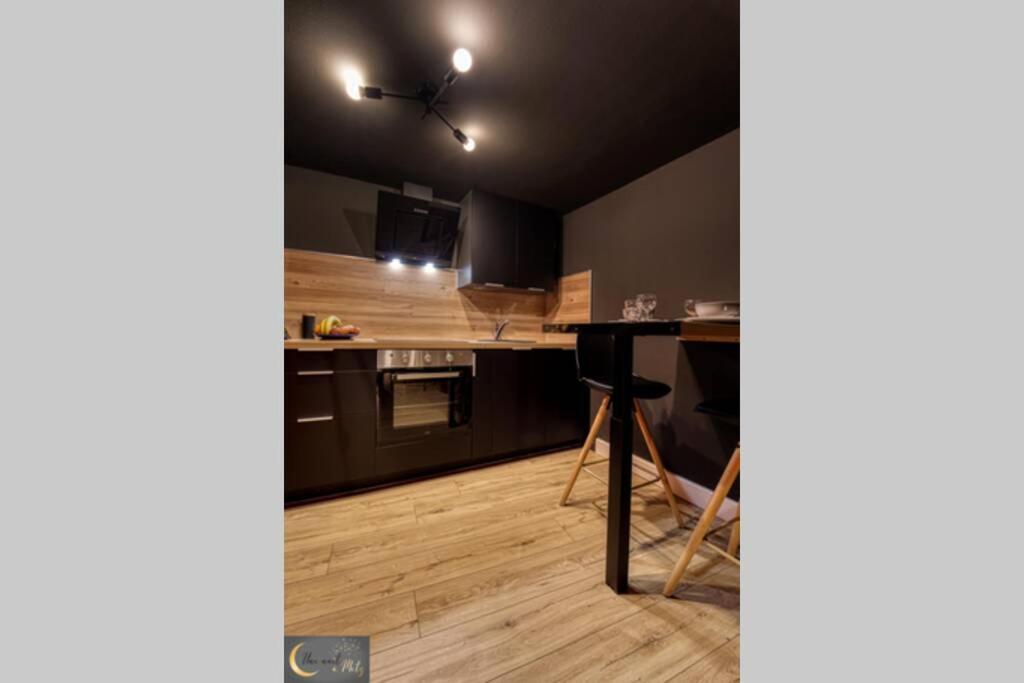 La Chambre Noire Au Coeur De Metz Buitenkant foto