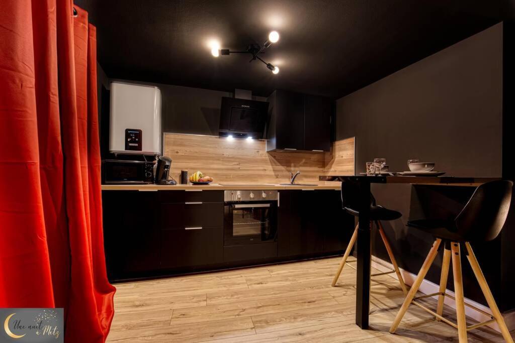 La Chambre Noire Au Coeur De Metz Buitenkant foto